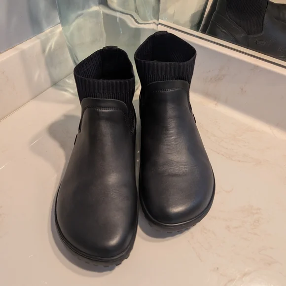 Black Ankle Boots for Women - Picture 1 of 4